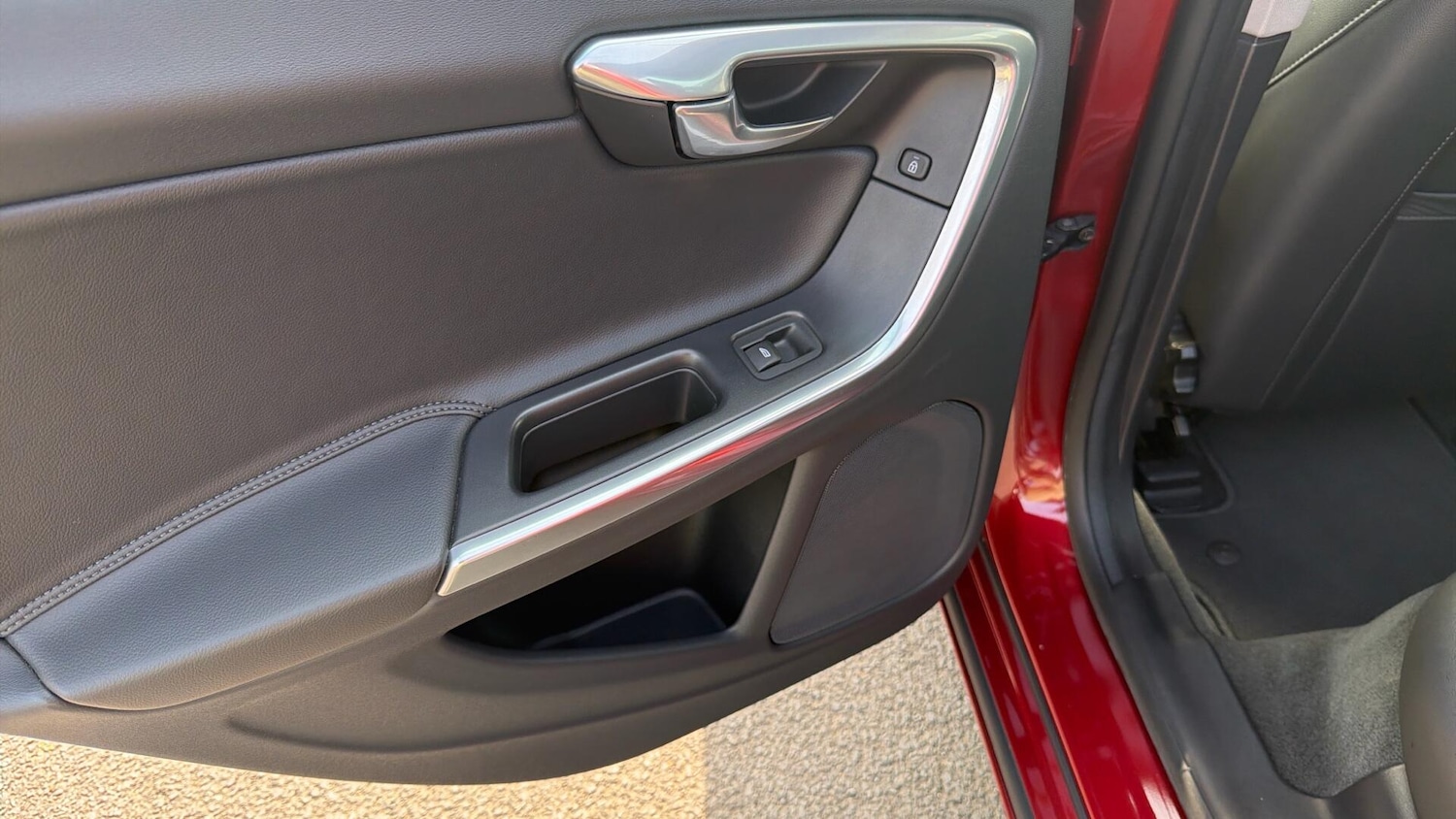 Used Volvo S60 2015 for sale - 77982385: Photo 45