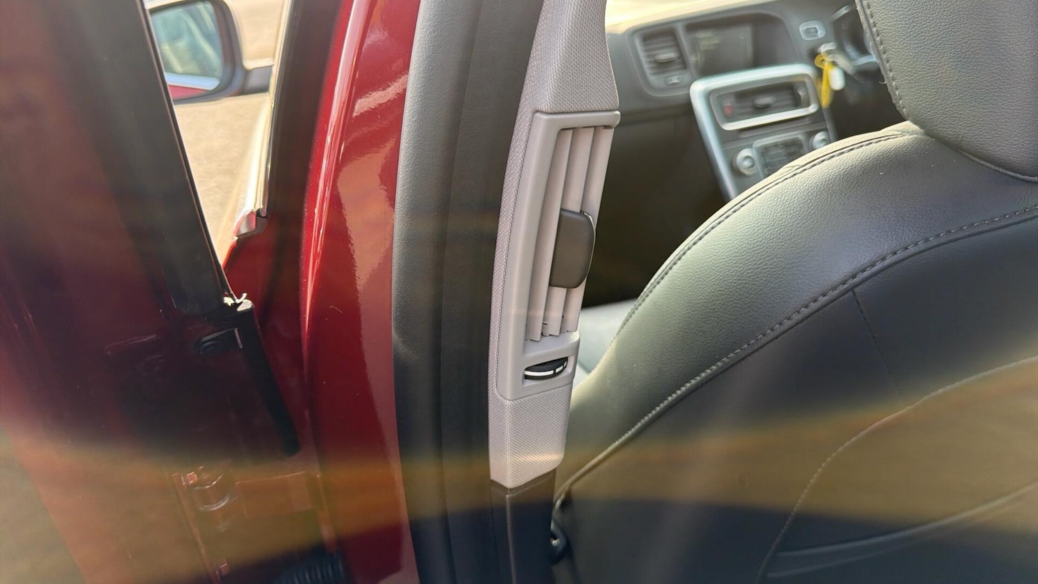 Used Volvo S60 2015 for sale - 77982385: Photo 47