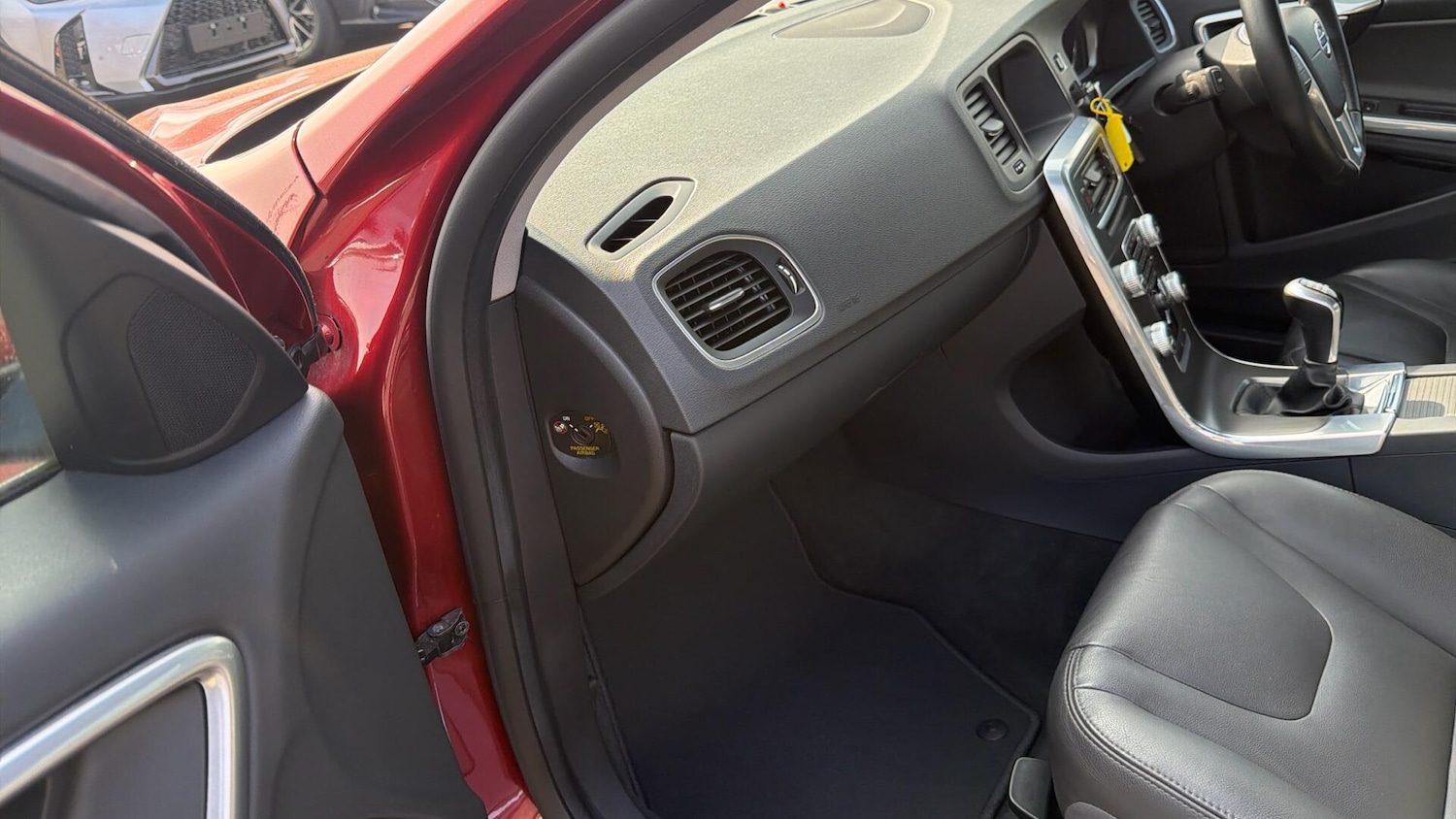 Used Volvo S60 2015 for sale - 77982385: Photo 53