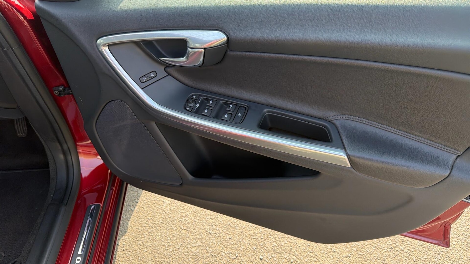 Used Volvo S60 2015 for sale - 77982385: Photo 57