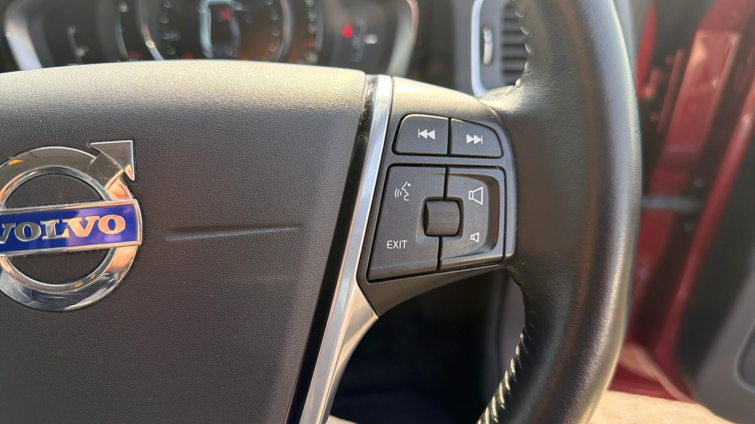 Used Volvo S60 2015 for sale - 77982385: Photo 66