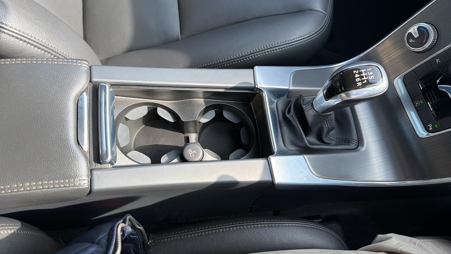 Used Volvo S60 2015 for sale - 77982385: Photo 72