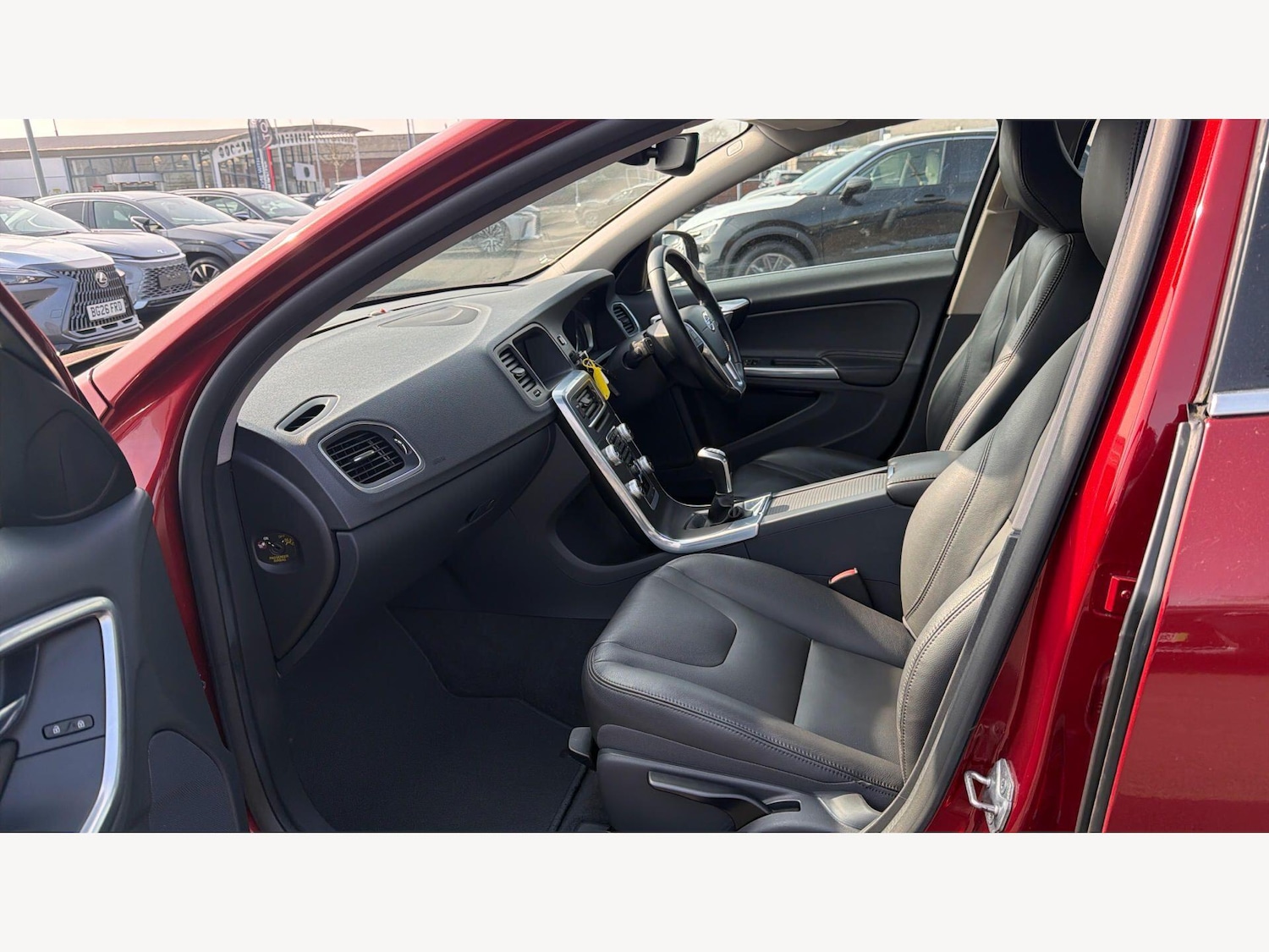 Used Volvo S60 2015 for sale - 77982385: Photo 8