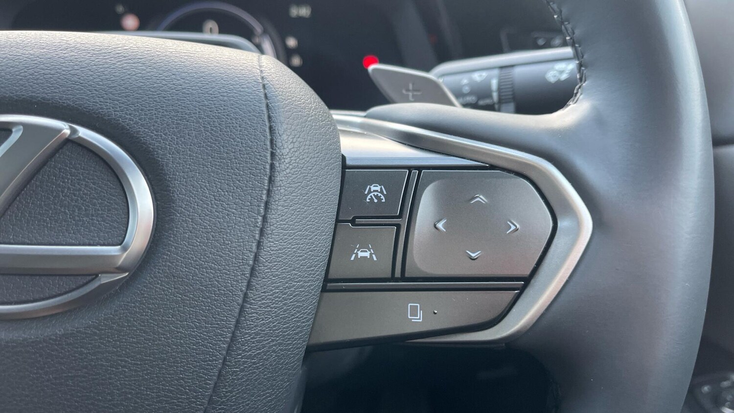 Used Lexus RZ 2023 for sale - 77330601: Photo 35