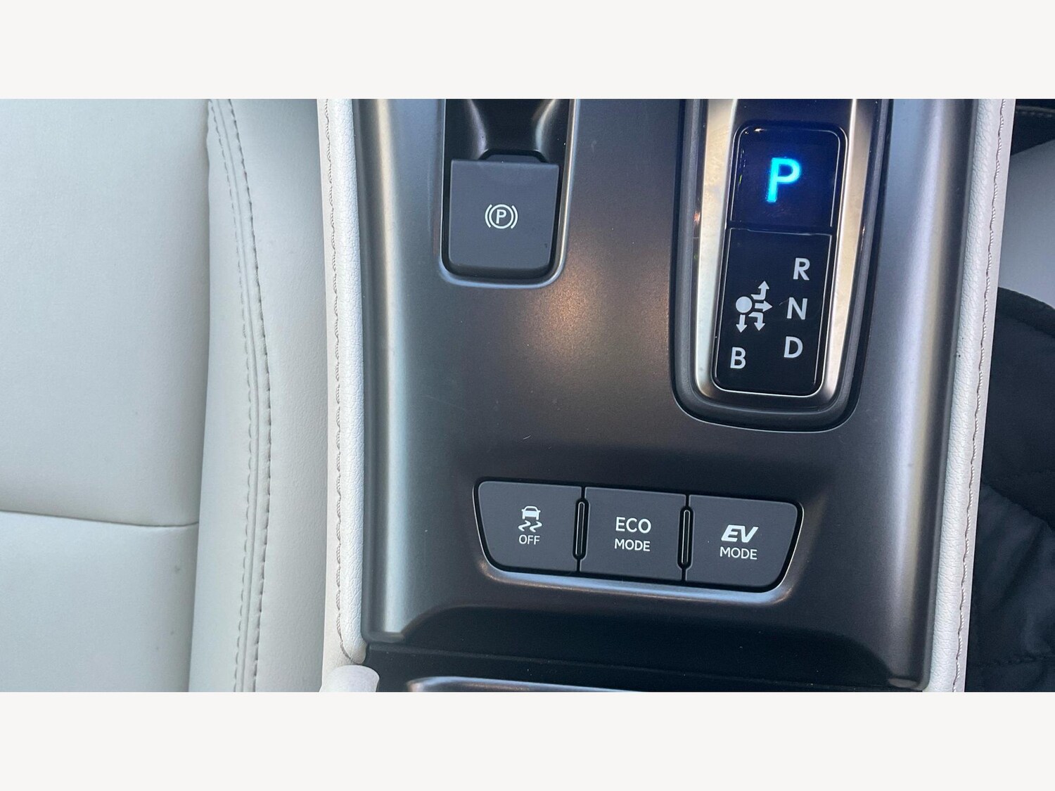 Used Lexus LBX 2024 for sale - 77040619: Photo 25