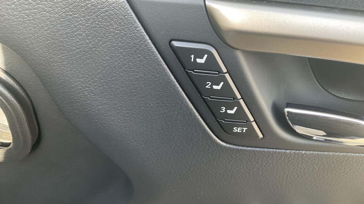 Used Lexus RX for sale - 77695369: Photo 32