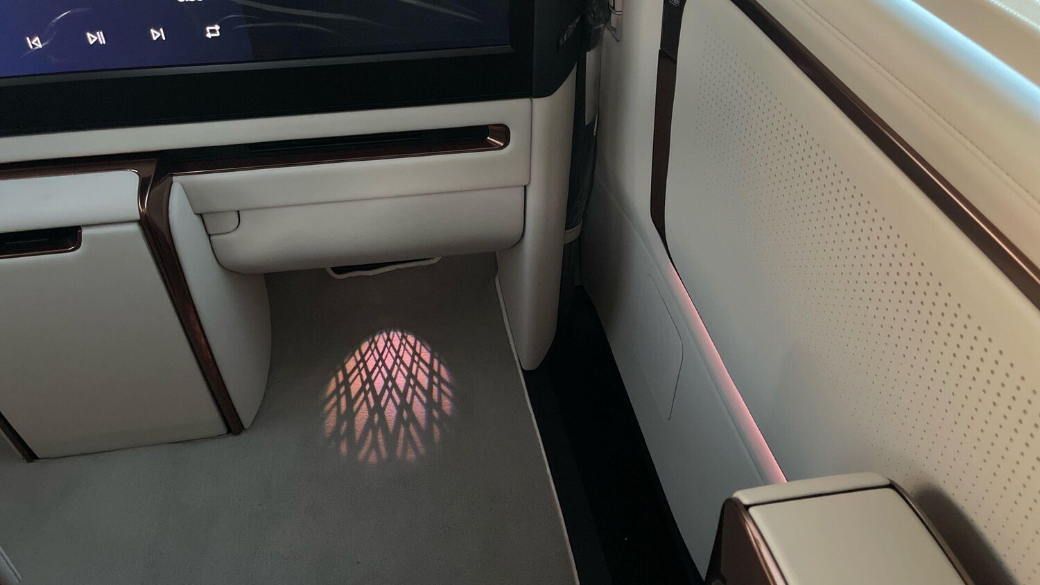 Used Lexus LM for sale - 77970482: Photo 26