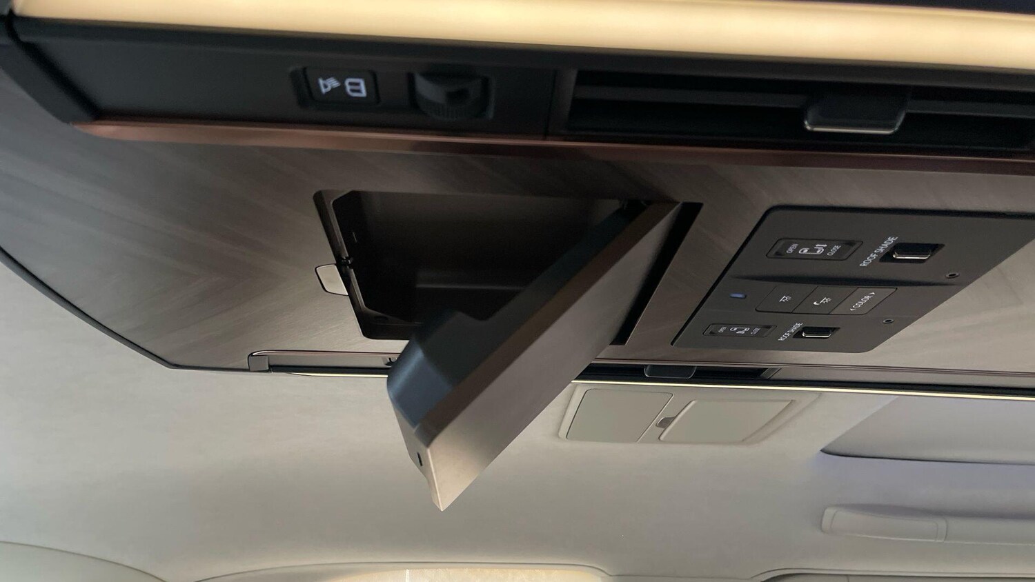 Used Lexus LM for sale - 77970482: Photo 29