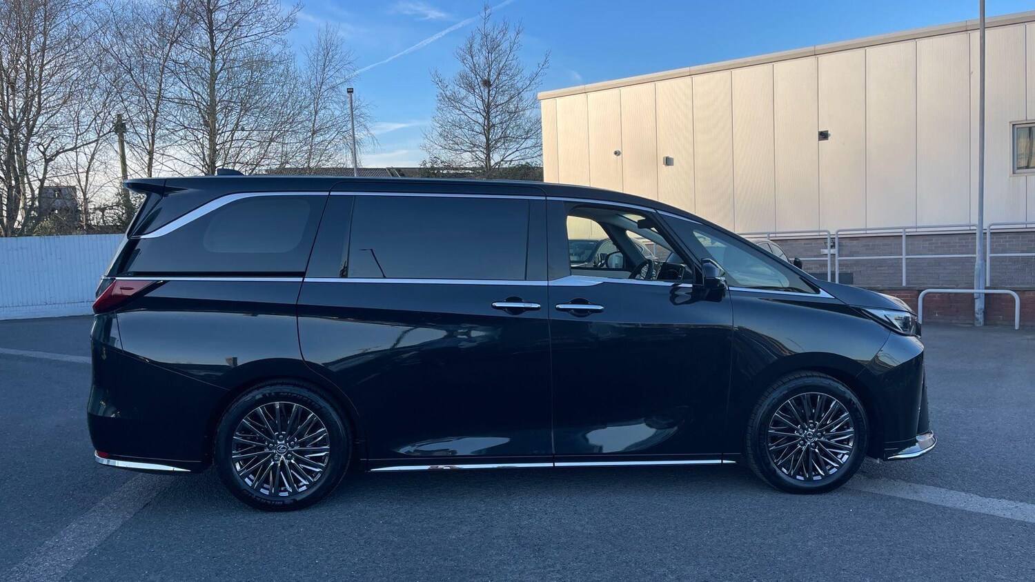 Used Lexus LM for sale - 77970482: Photo 7