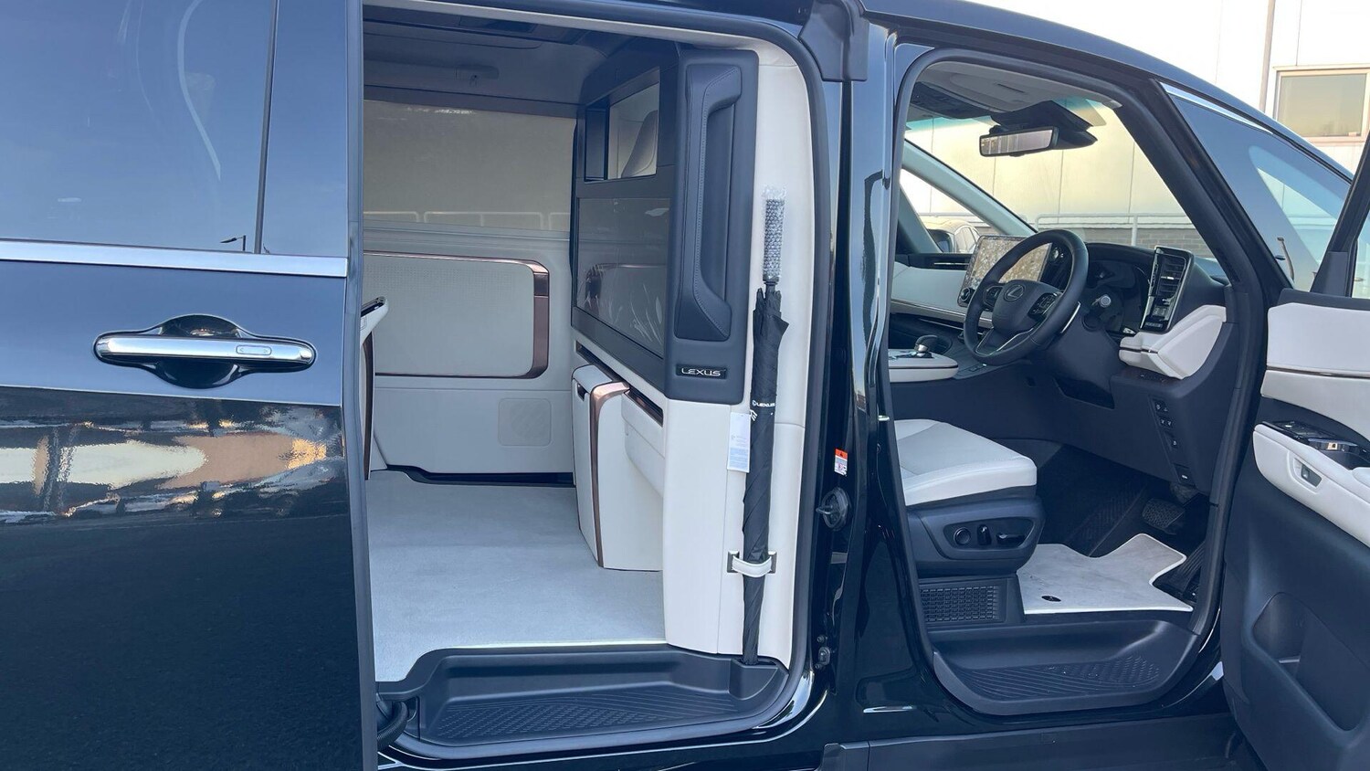 Used Lexus LM for sale - 77970482: Photo 77