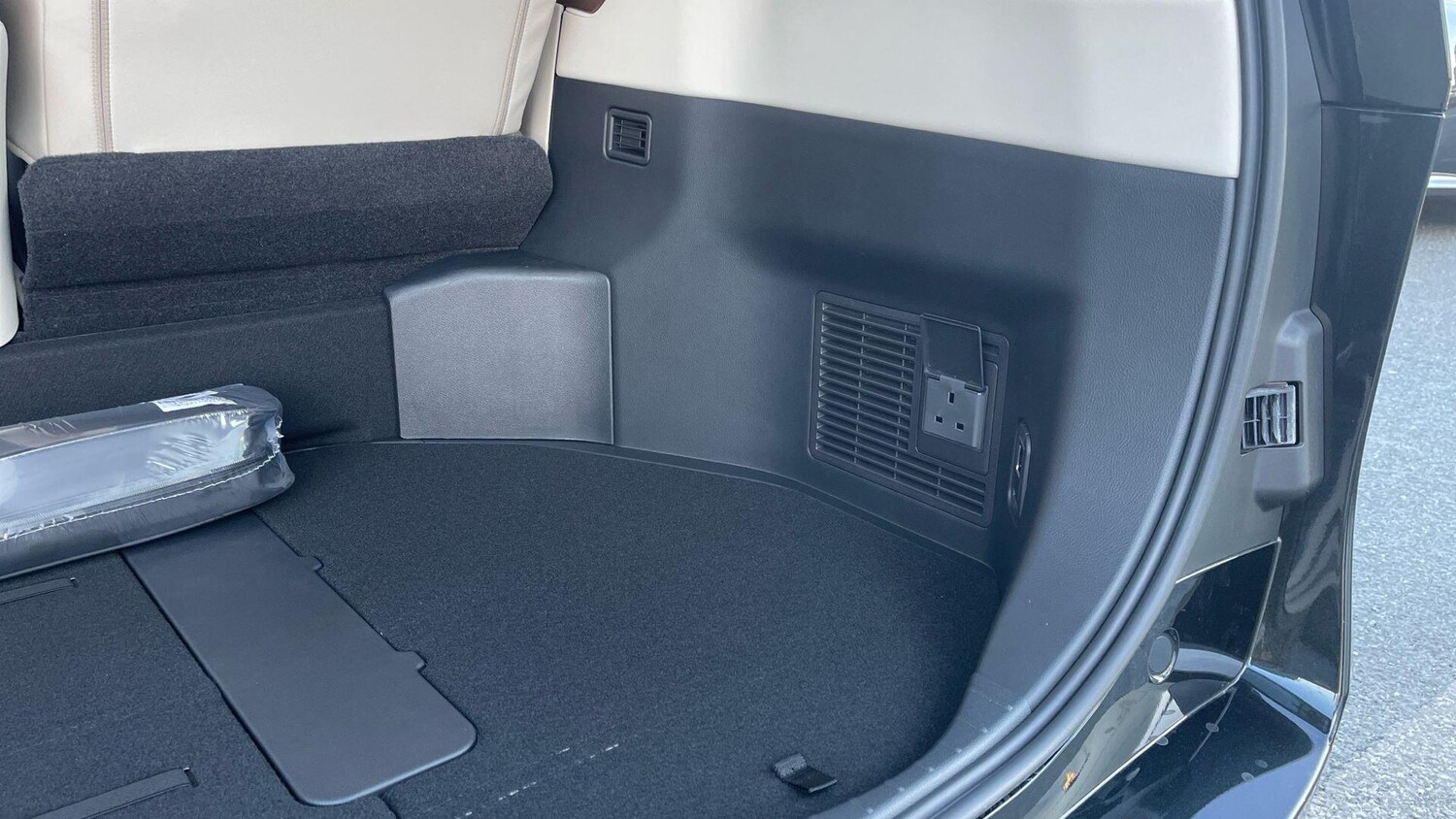 Used Lexus LM for sale - 77970482: Photo 82