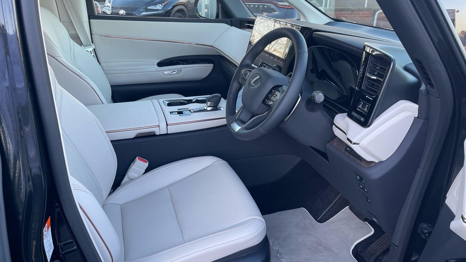 Used Lexus LM for sale - 77970482: Photo 9