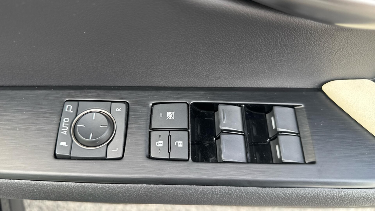 Used Lexus UX for sale - 77705680: Photo 36