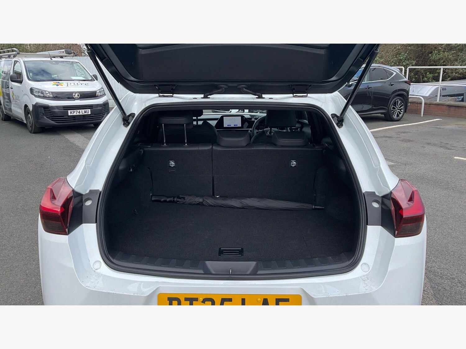 Used Lexus UX 2025 for sale - 77909096: Photo 17