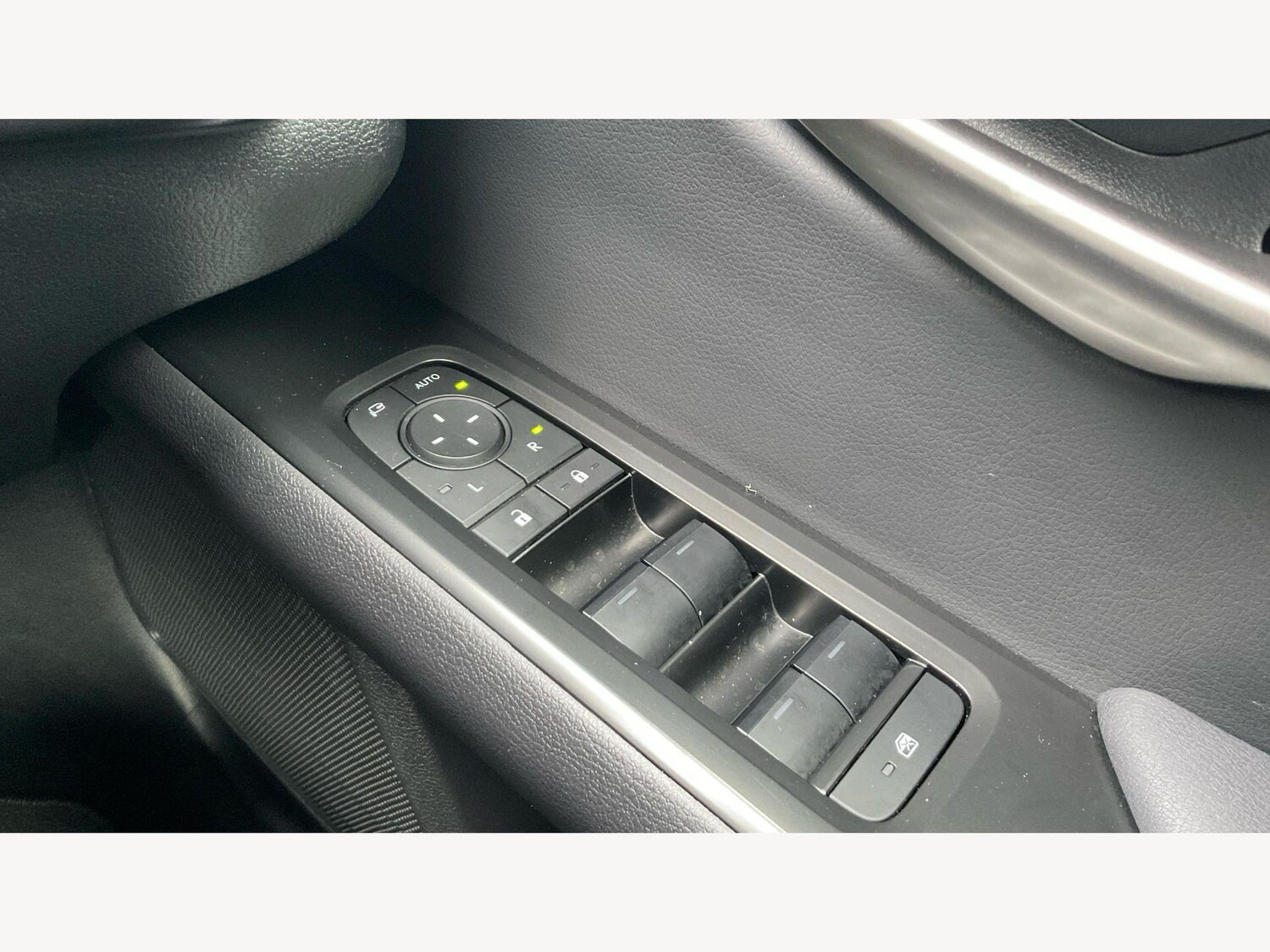 Used Lexus UX 2025 for sale - 77909096: Photo 28