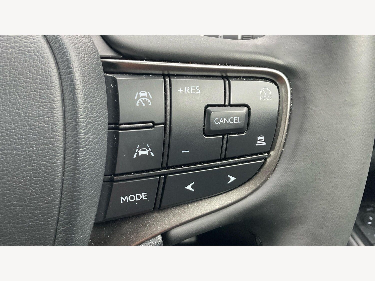 Used Lexus UX 2025 for sale - 77909096: Photo 30