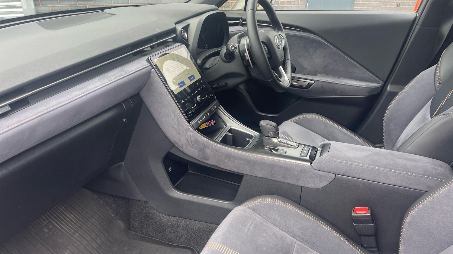 Used Lexus LBX 2025 for sale - 78170063: Photo 6