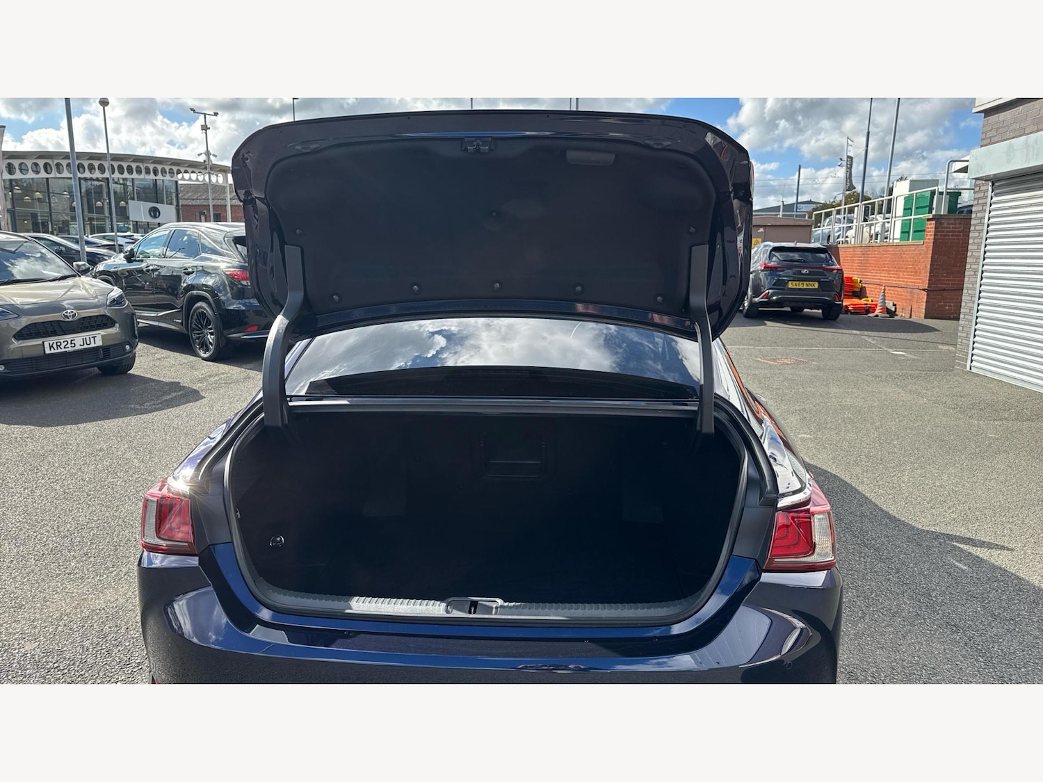 Used Lexus ES 2023 for sale - 76094347: Photo 17