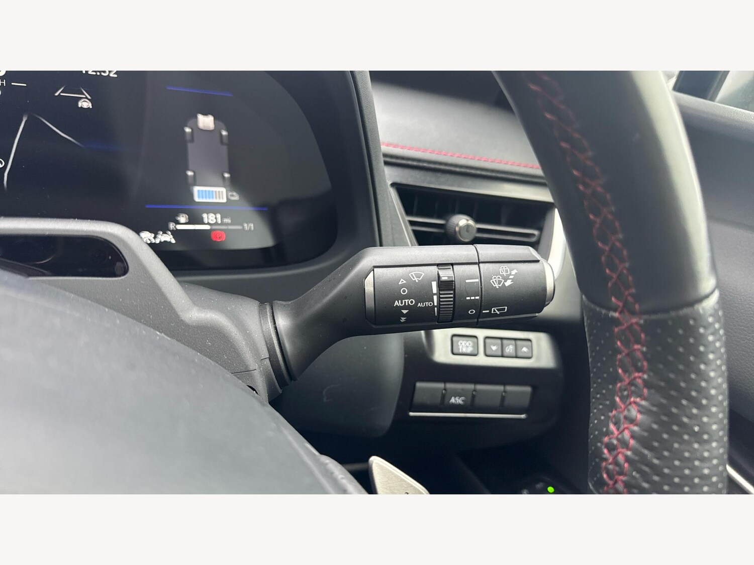 Used Lexus UX 2024 for sale - 77314584: Photo 29