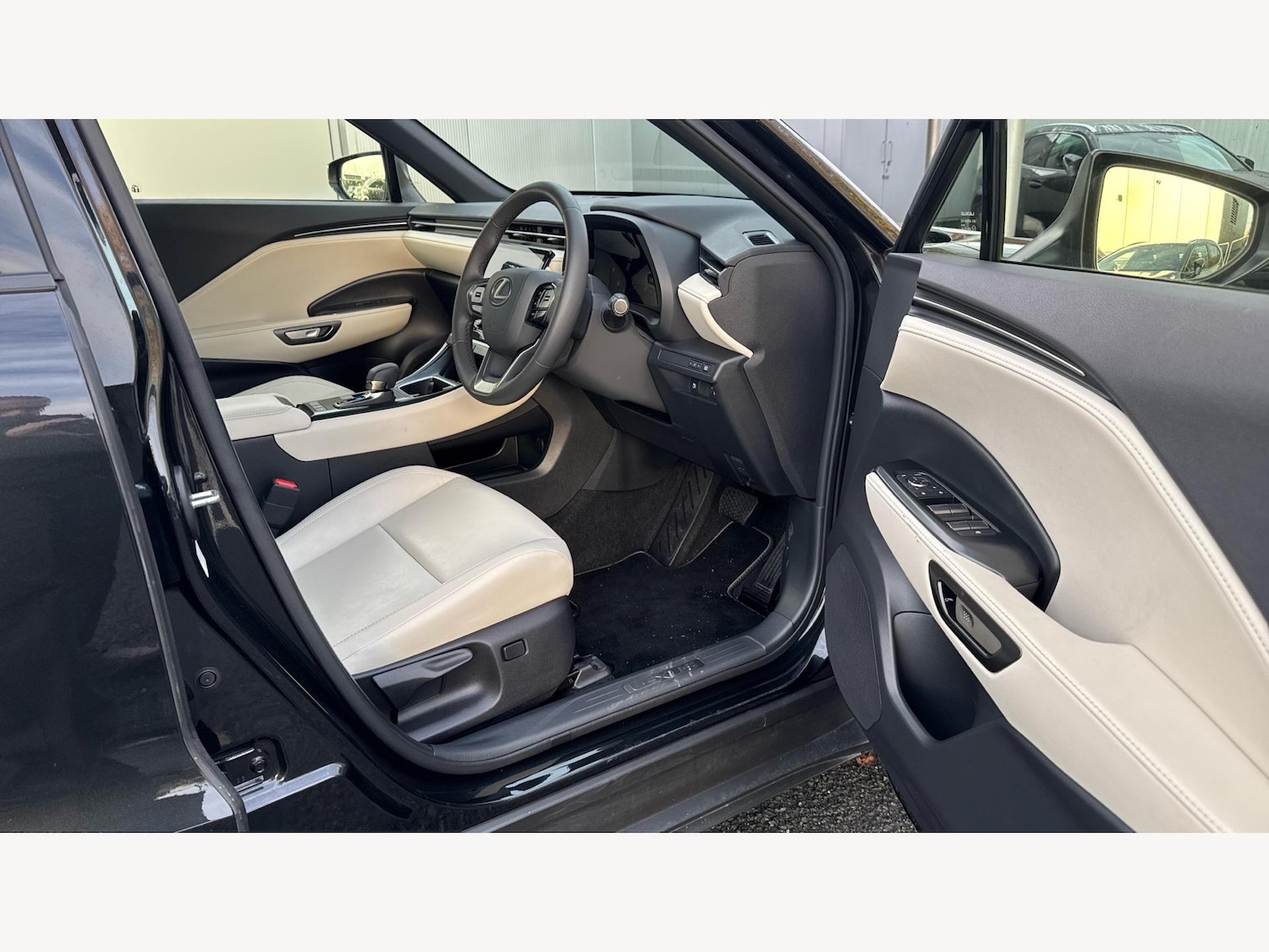 Used Lexus LBX 2024 for sale - 77101909: Photo 15