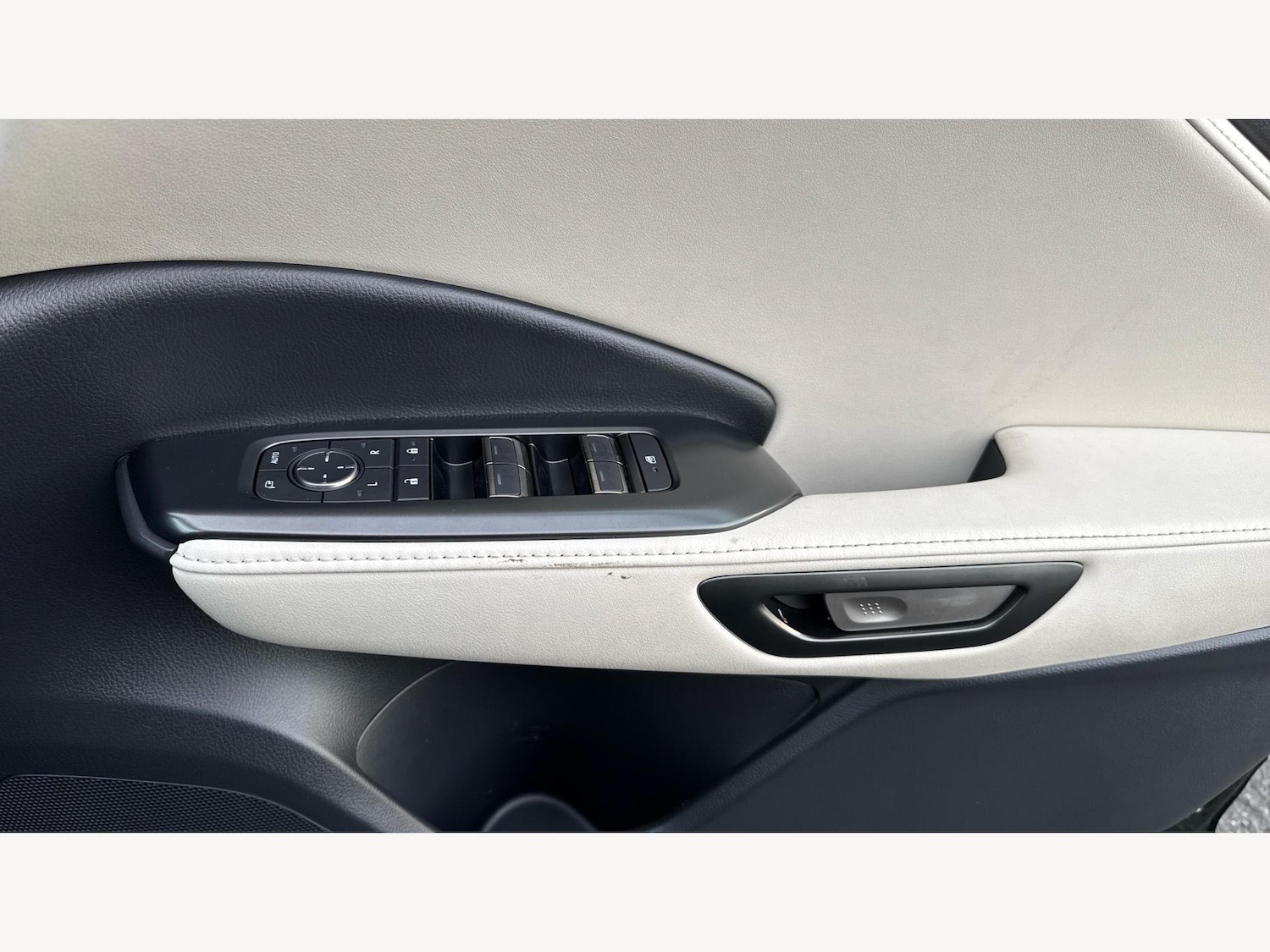 Used Lexus LBX 2024 for sale - 77101909: Photo 27