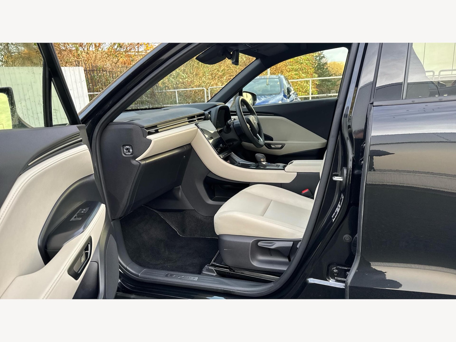 Used Lexus LBX 2024 for sale - 77101909: Photo 8