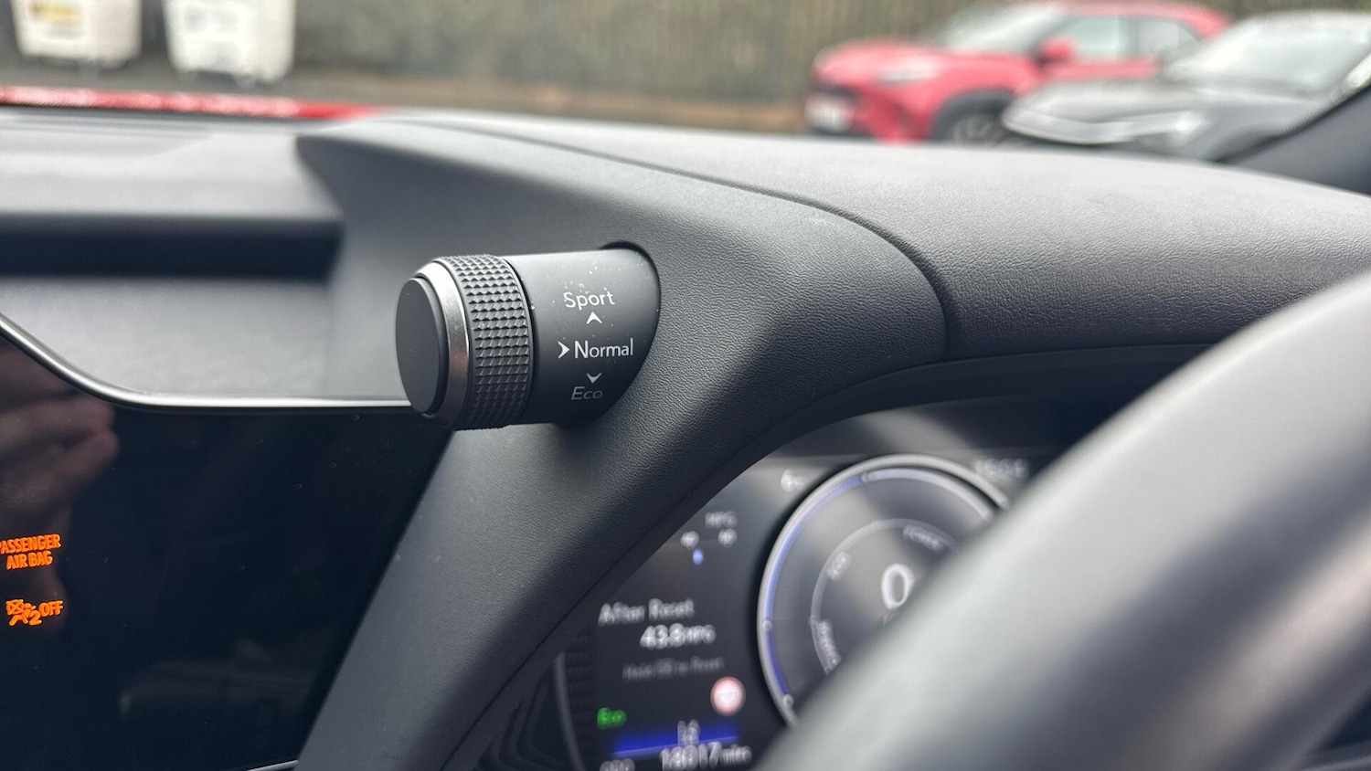 Used Lexus UX 2023 for sale - 77794264: Photo 32