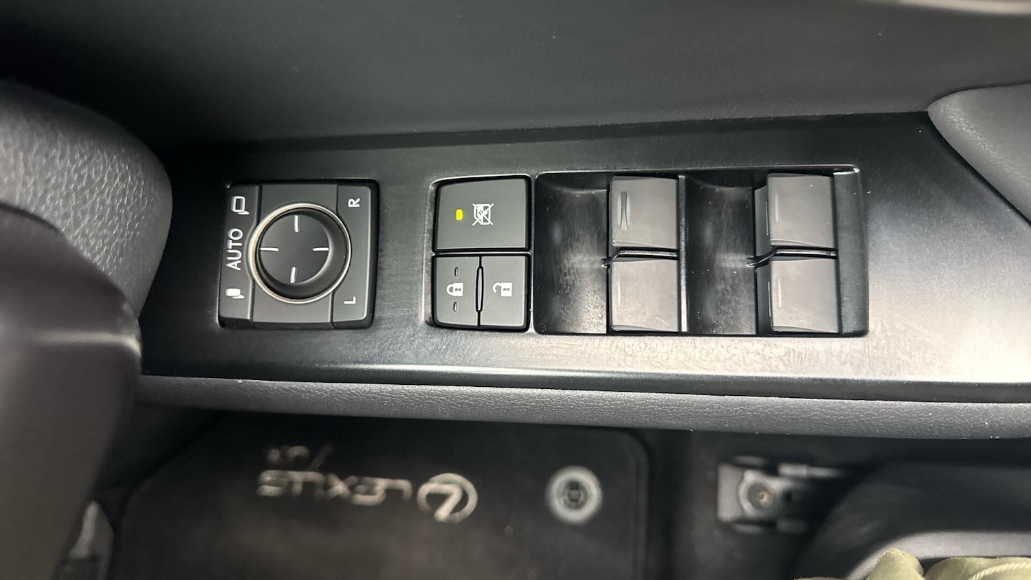 Used Lexus UX 2023 for sale - 77794264: Photo 40