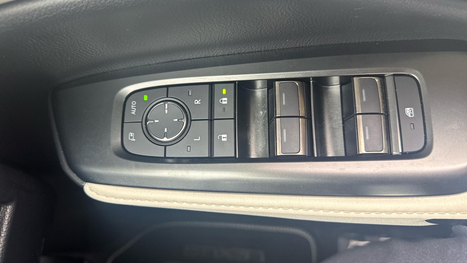 Used Lexus LBX for sale - 77808296: Photo 38