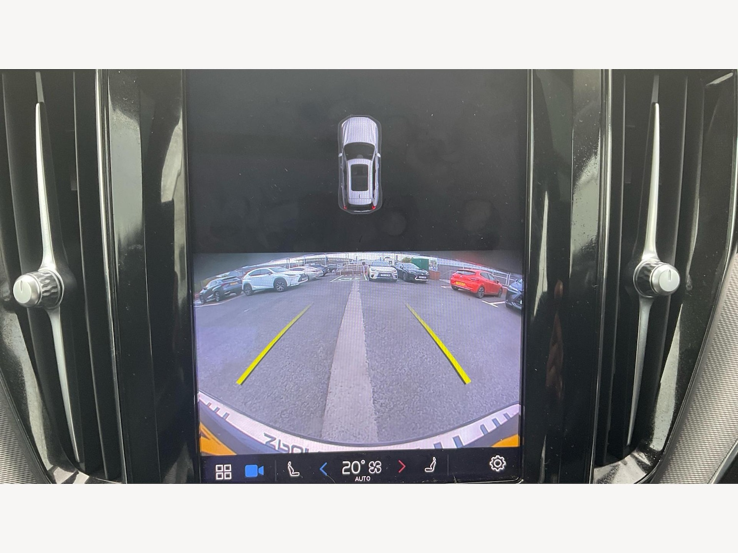 Used Volvo XC60 2022 for sale - 76667436: Photo 25