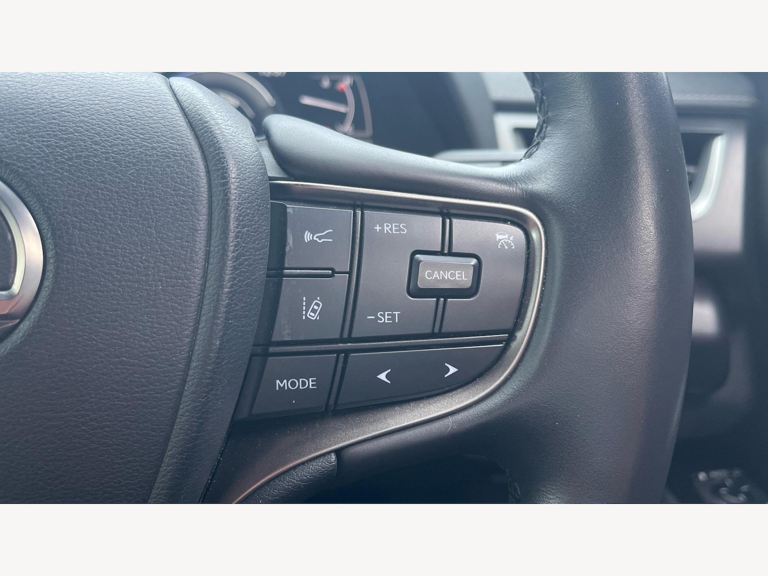 Used Lexus UX 2023 for sale - 76633067: Photo 28