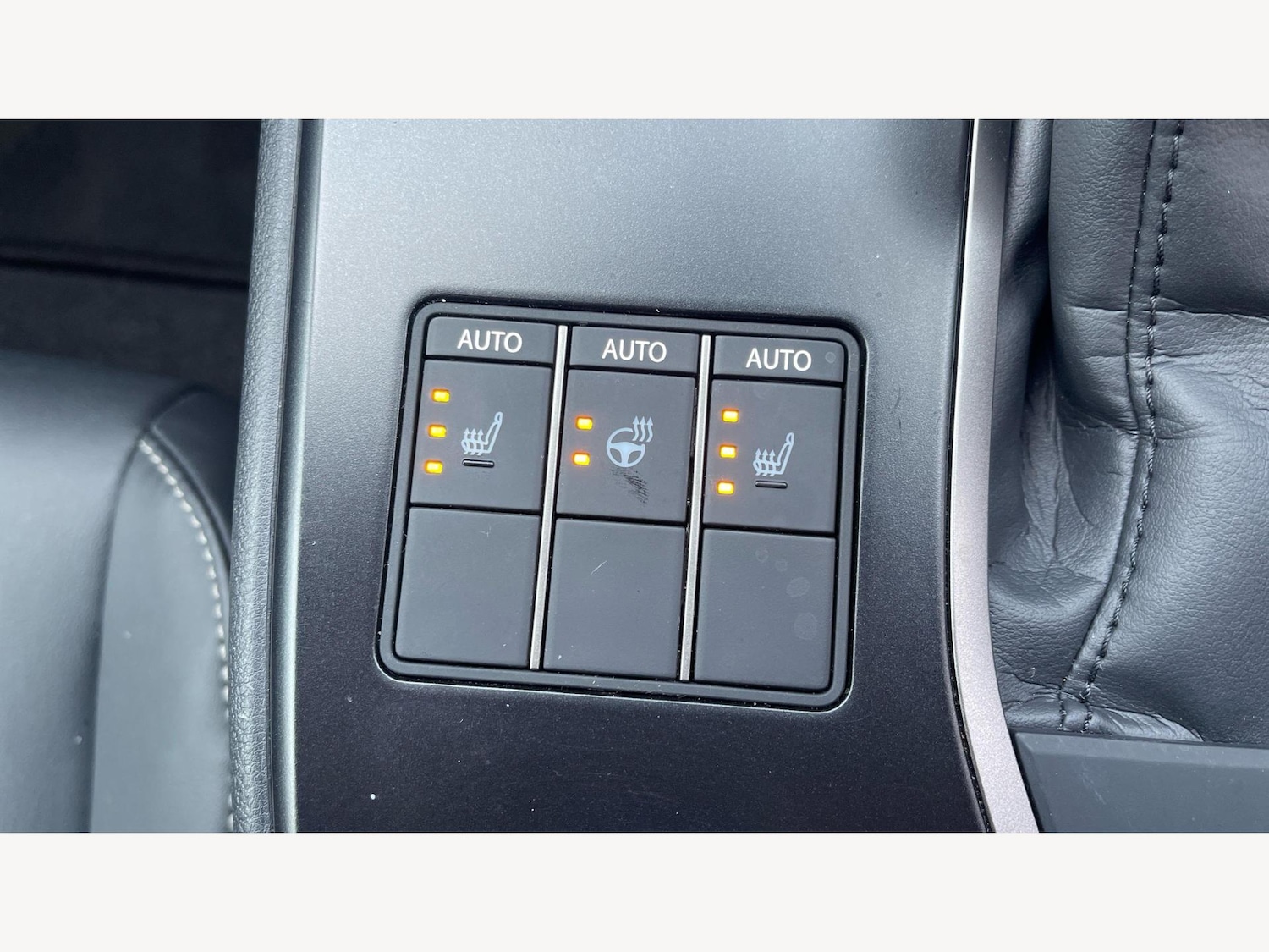 Used Lexus UX 2023 for sale - 76633067: Photo 32