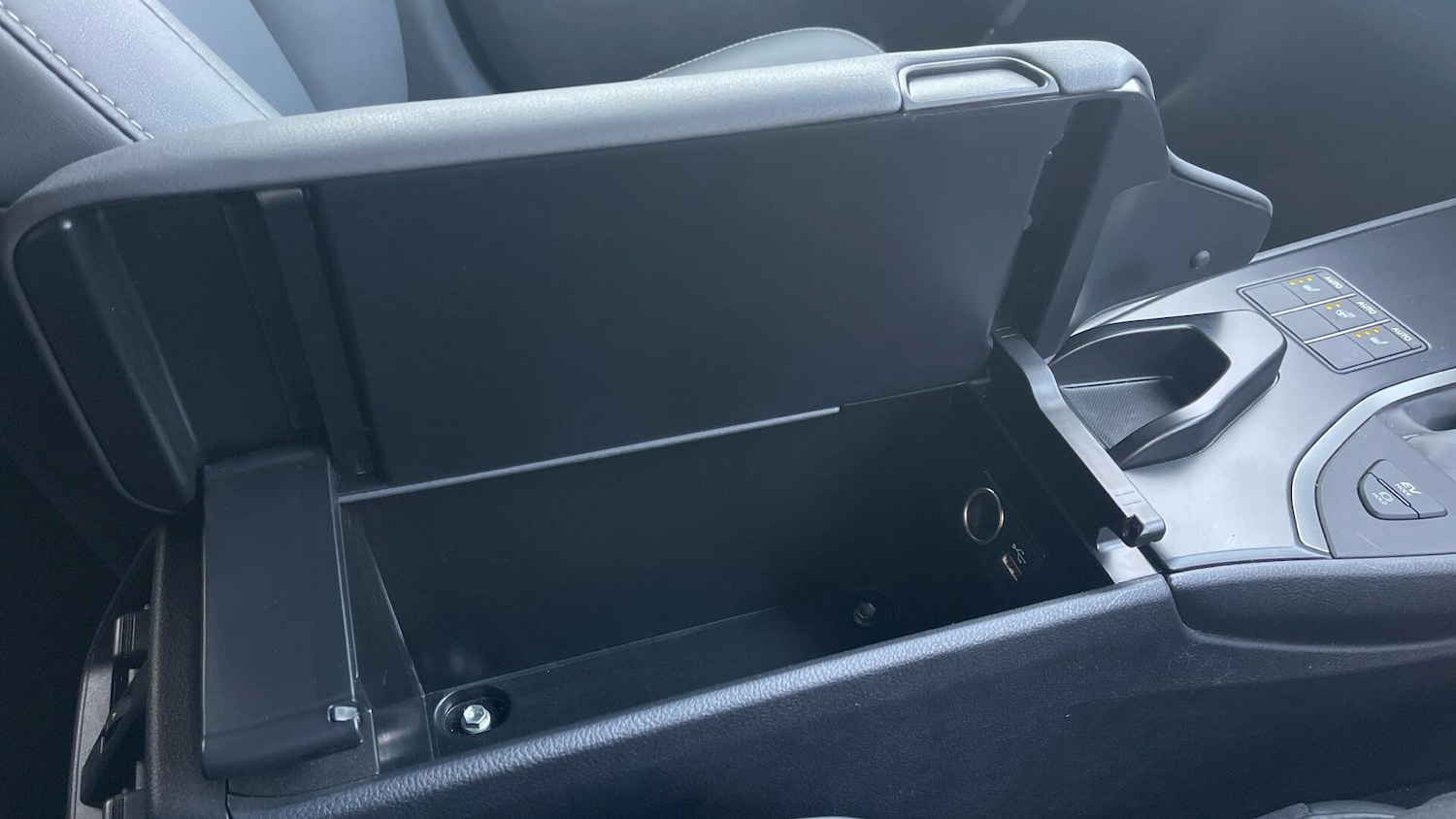 Used Lexus UX 2023 for sale - 76633067: Photo 35