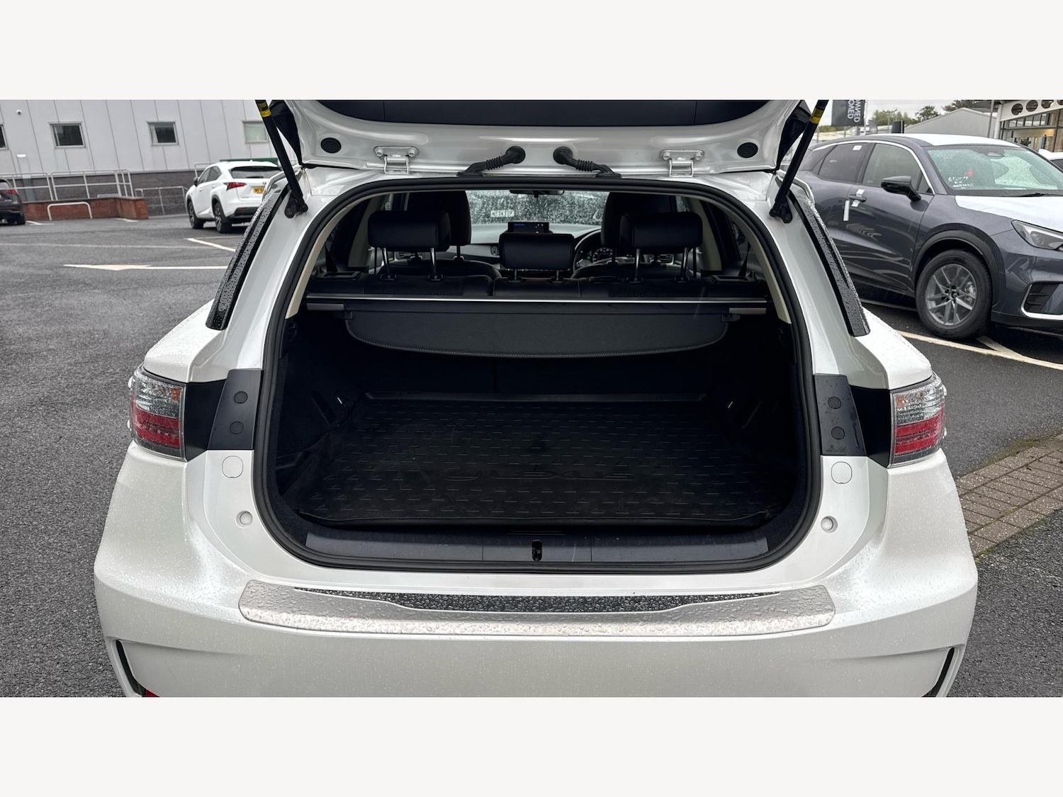 Used Lexus CT 2017 for sale - 76179545: Photo 17