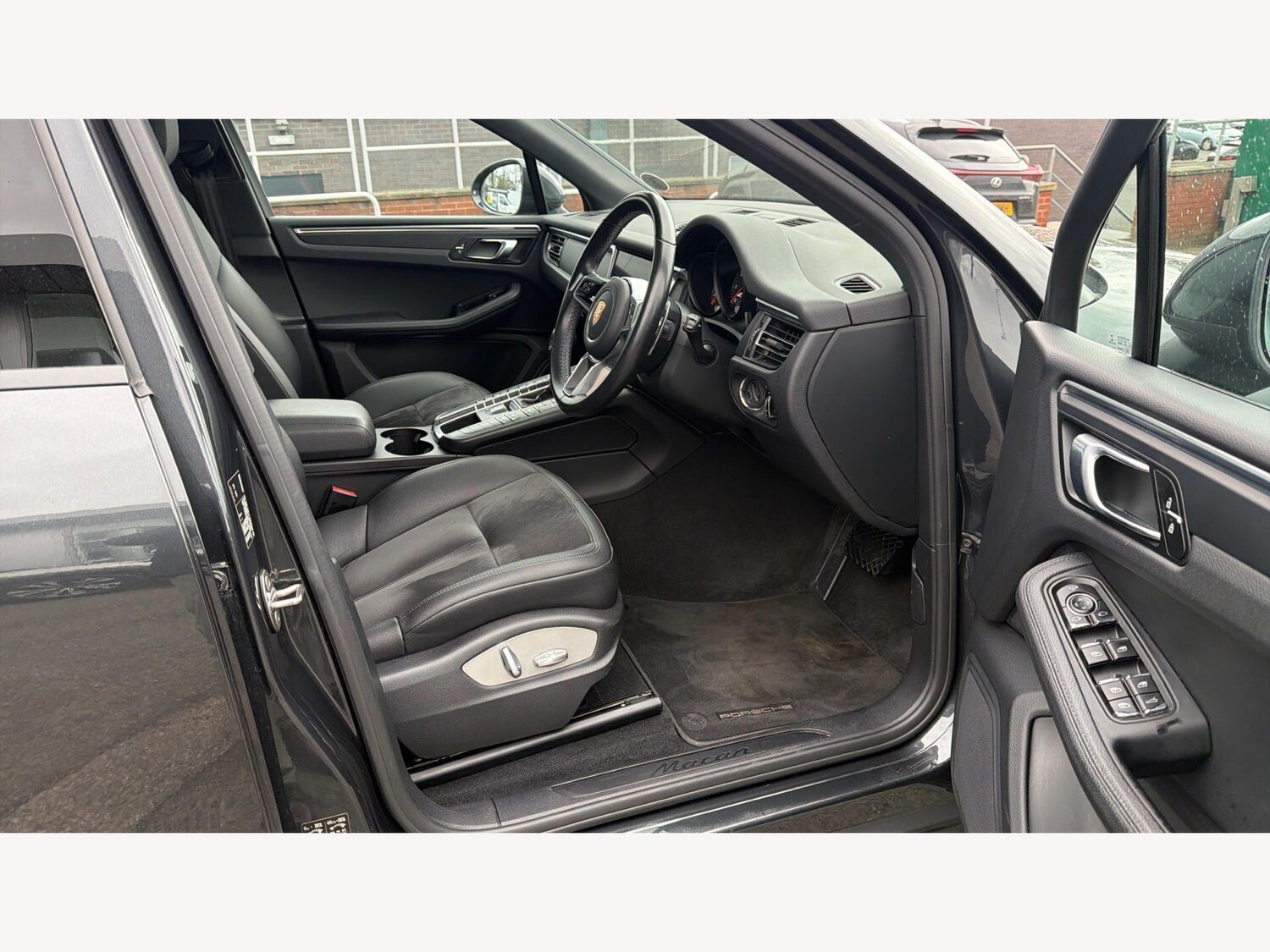 Used Porsche Macan 2019 for sale - 77768449: Photo 15