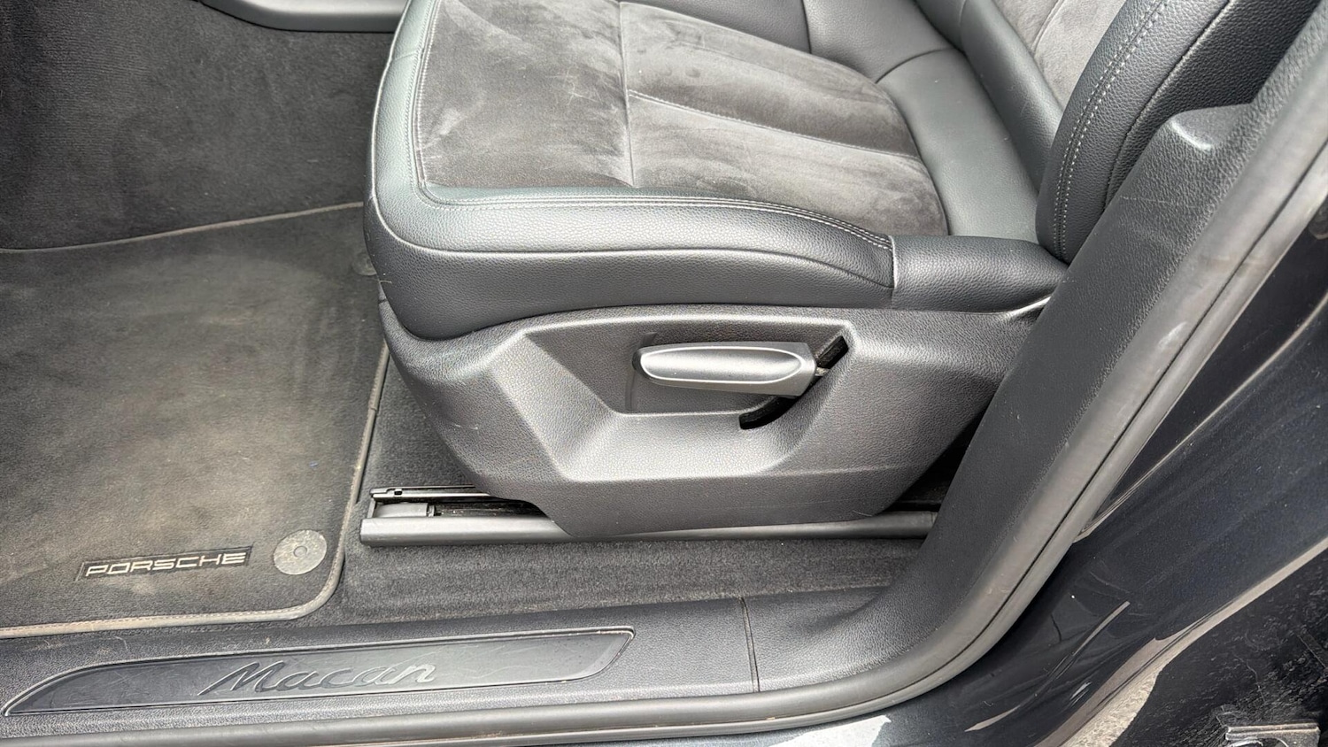 Used Porsche Macan 2019 for sale - 77768449: Photo 59