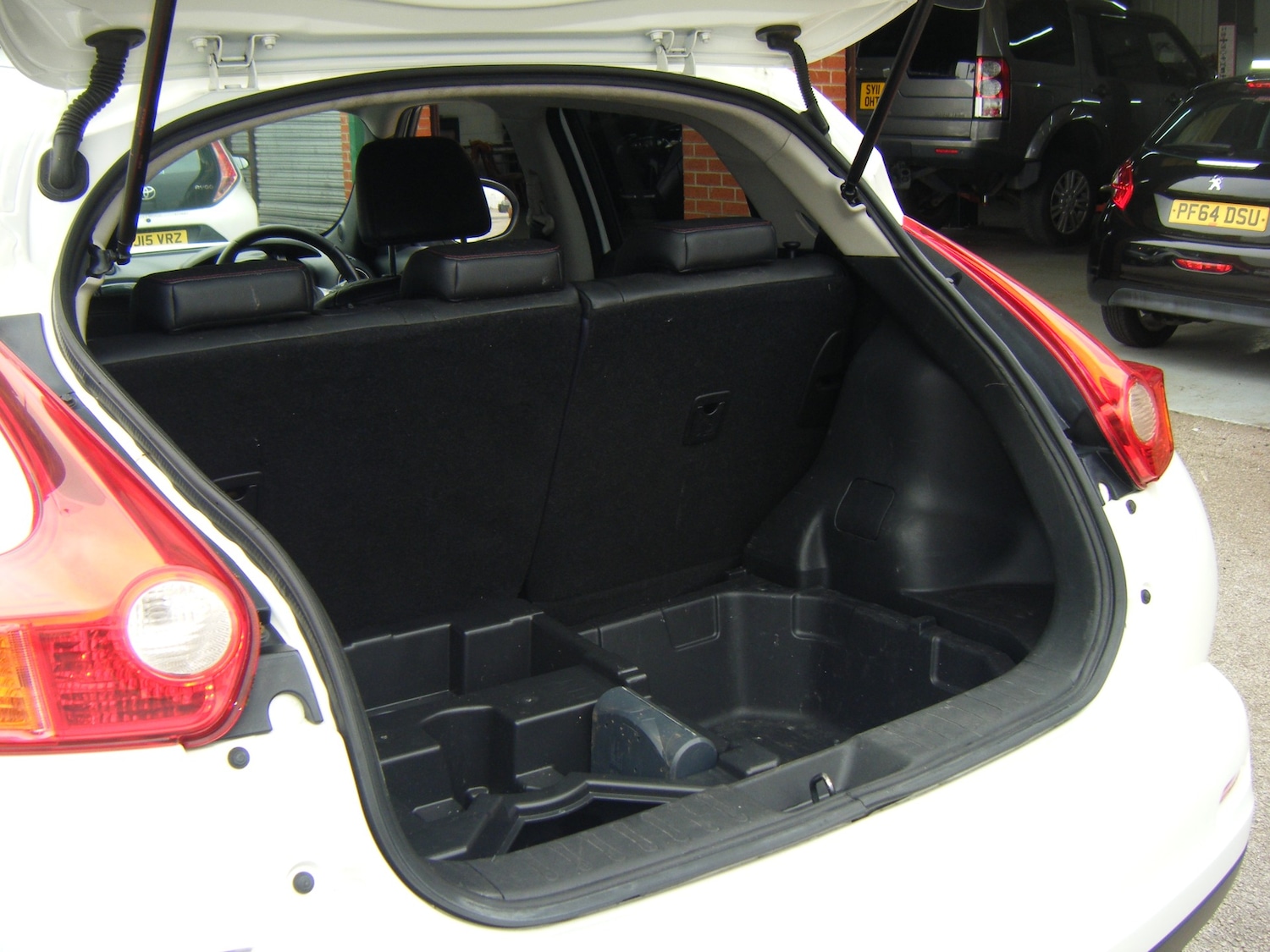 Used Nissan Juke 2011 for sale - 76232721: Photo 4