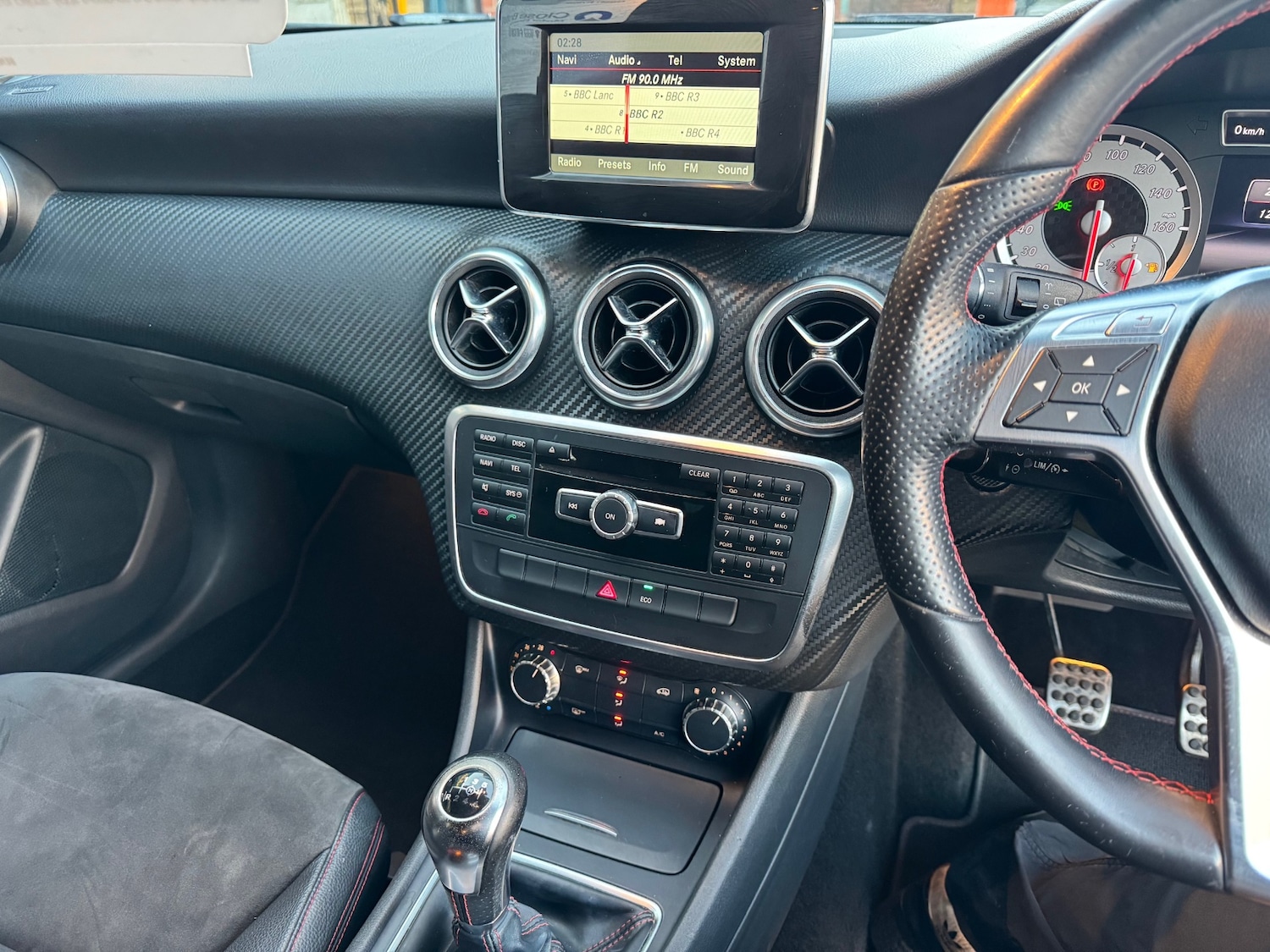 Used Mercedes-Benz A-Class 2014 for sale - 76719989: Photo 6