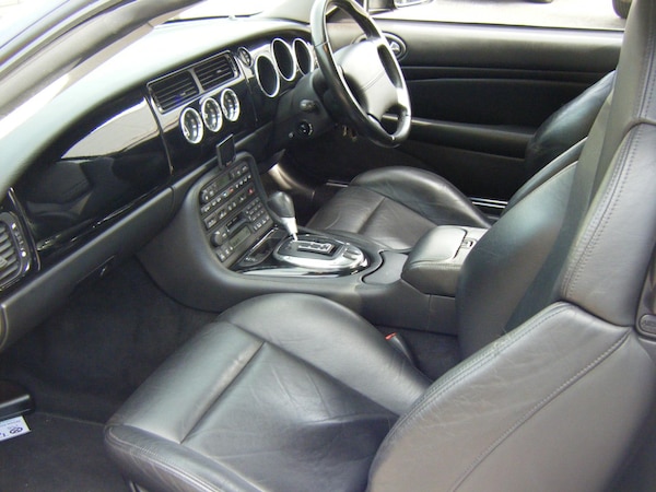Used Jaguar XKR 2004 for sale - 67287916: Photo 5