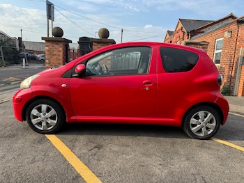 Used Toyota AYGO 2011 for sale - 75560621: Photo