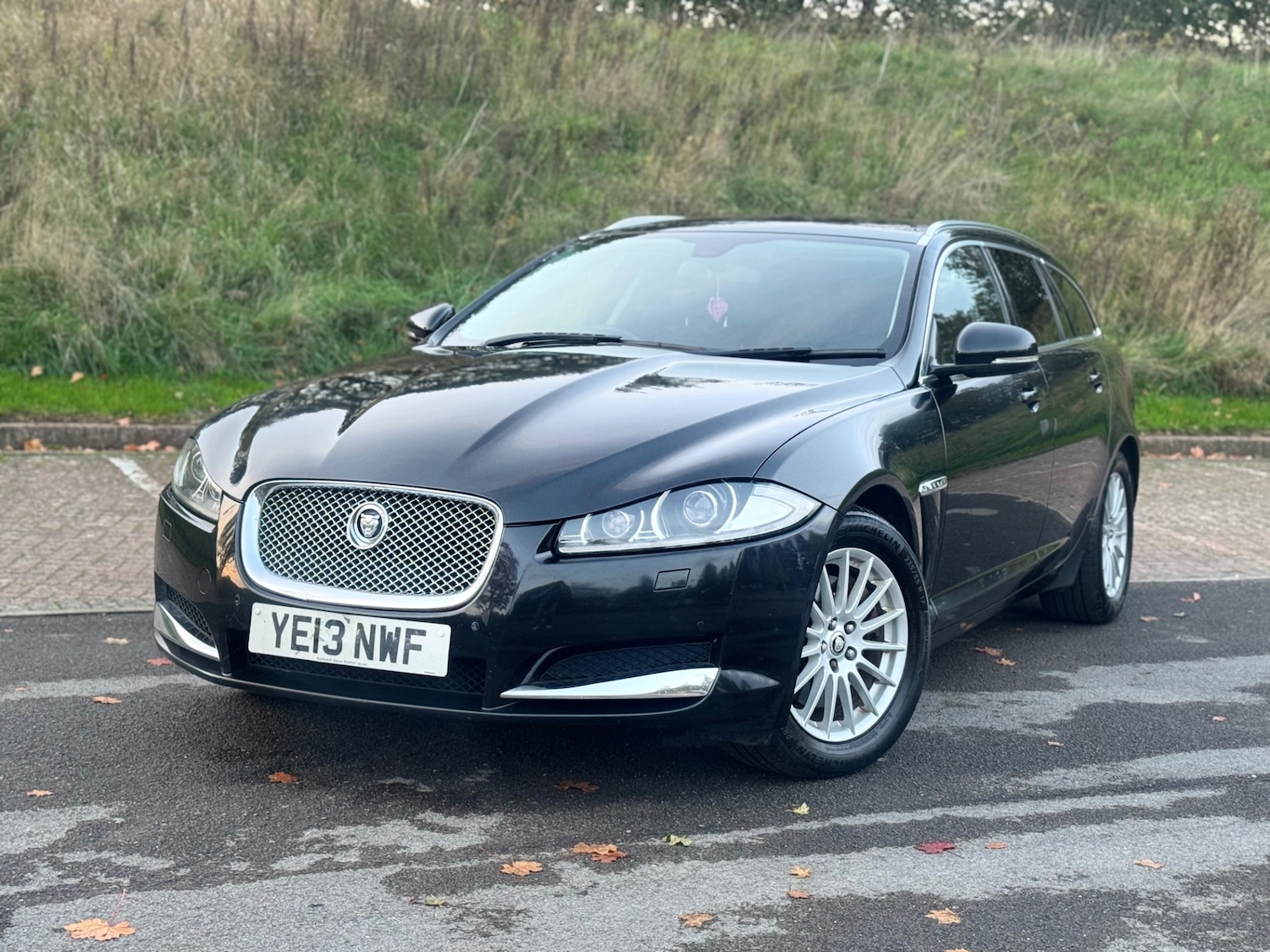 Used Jaguar XF 2013 for sale - 76345109: Photo 1