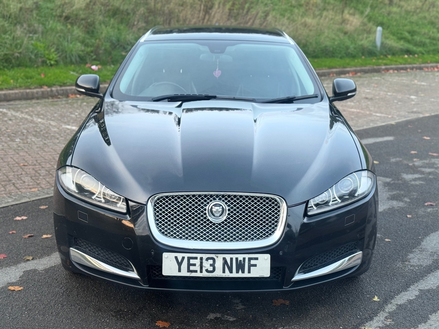 Used Jaguar XF 2013 for sale - 76345109: Photo 2
