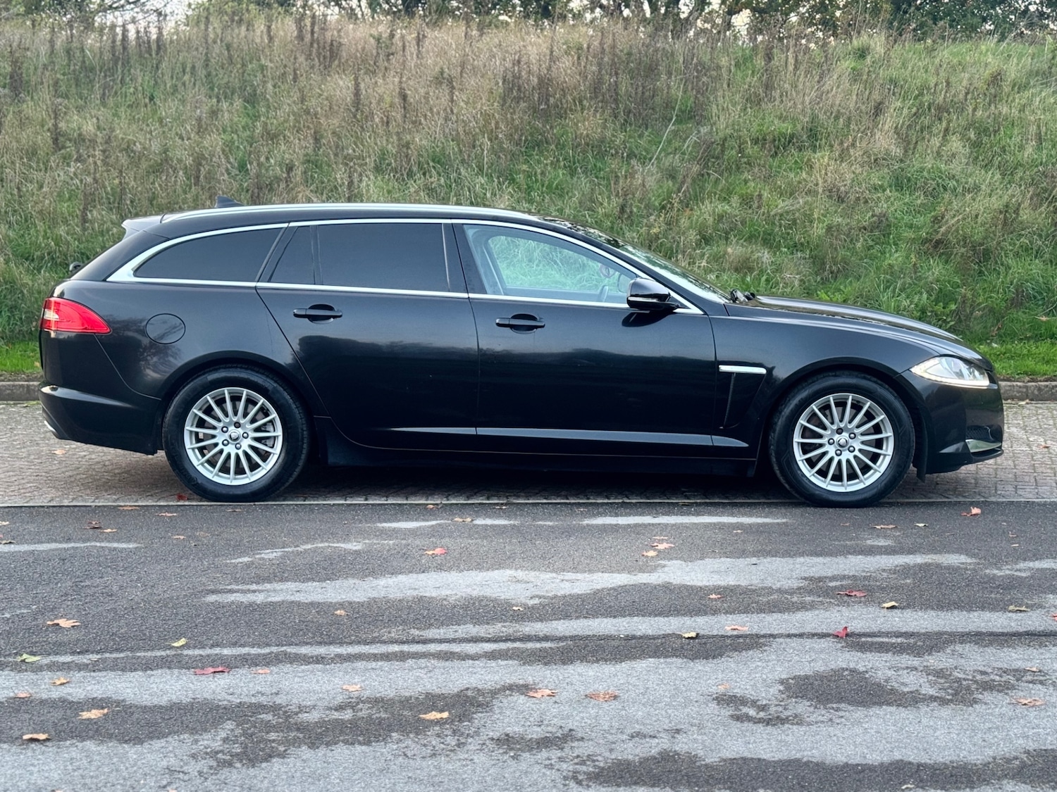 Used Jaguar XF 2013 for sale - 76345109: Photo 5