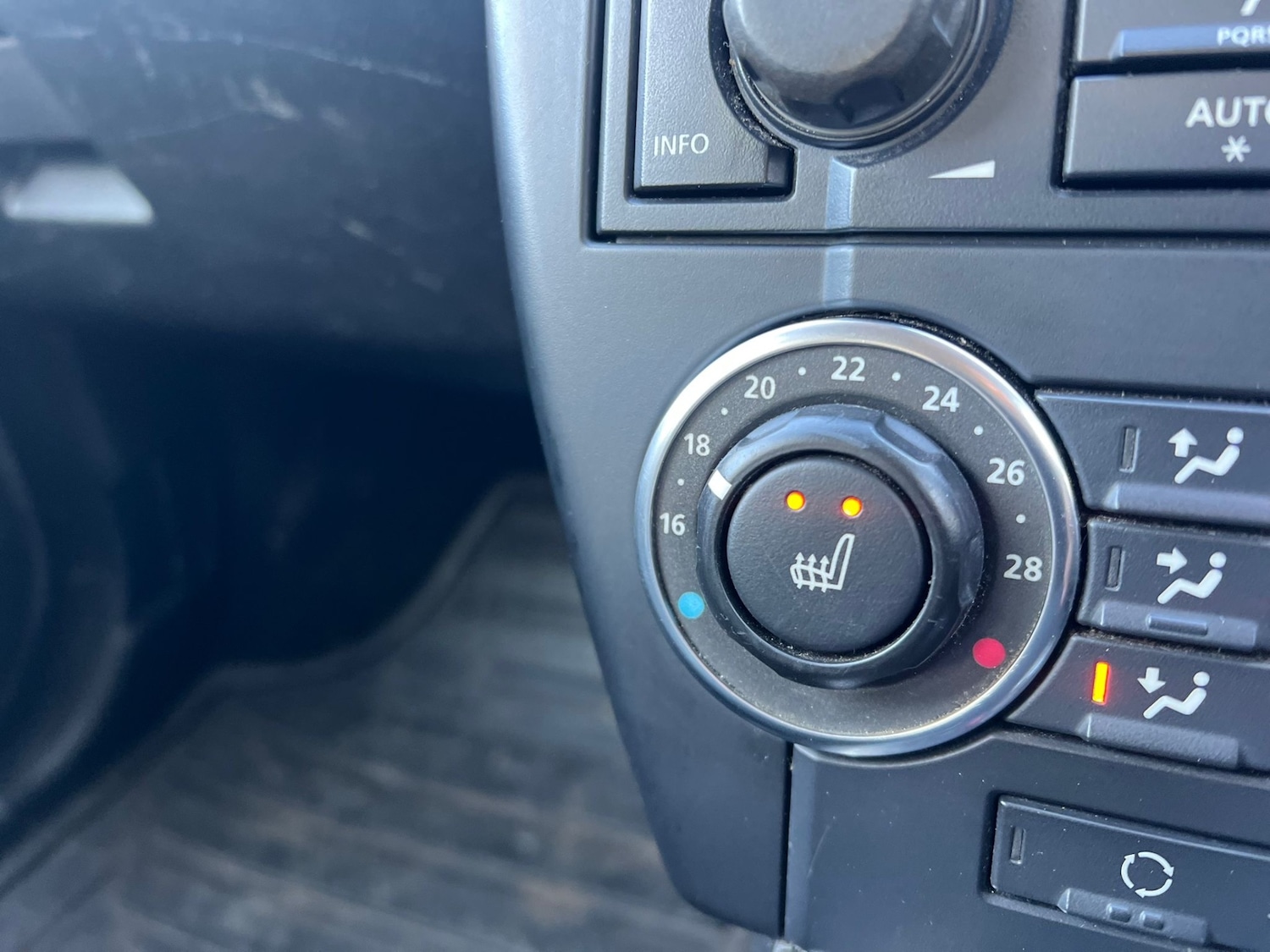 Used Land Rover Freelander 2010 for sale - 77240772: Photo 16