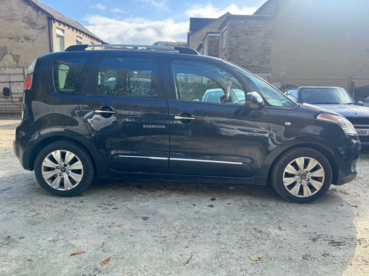 Used Citroen C3 Picasso 2010 for sale - 76369533: Photo 5