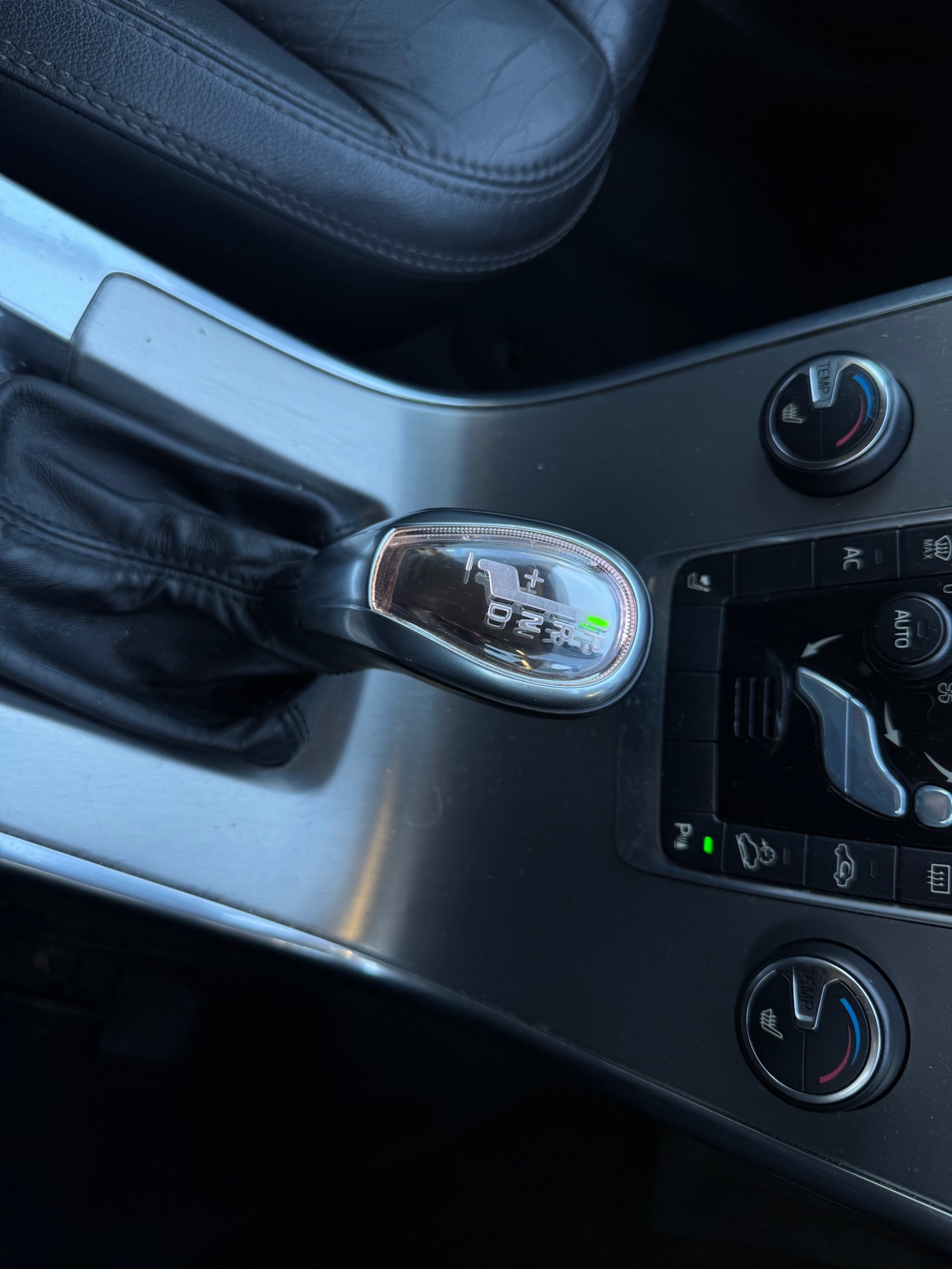 Used Volvo XC60 2013 for sale - 76649649: Photo 13