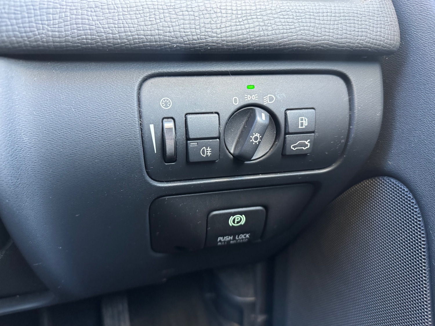 Used Volvo XC60 2013 for sale - 76649649: Photo 15