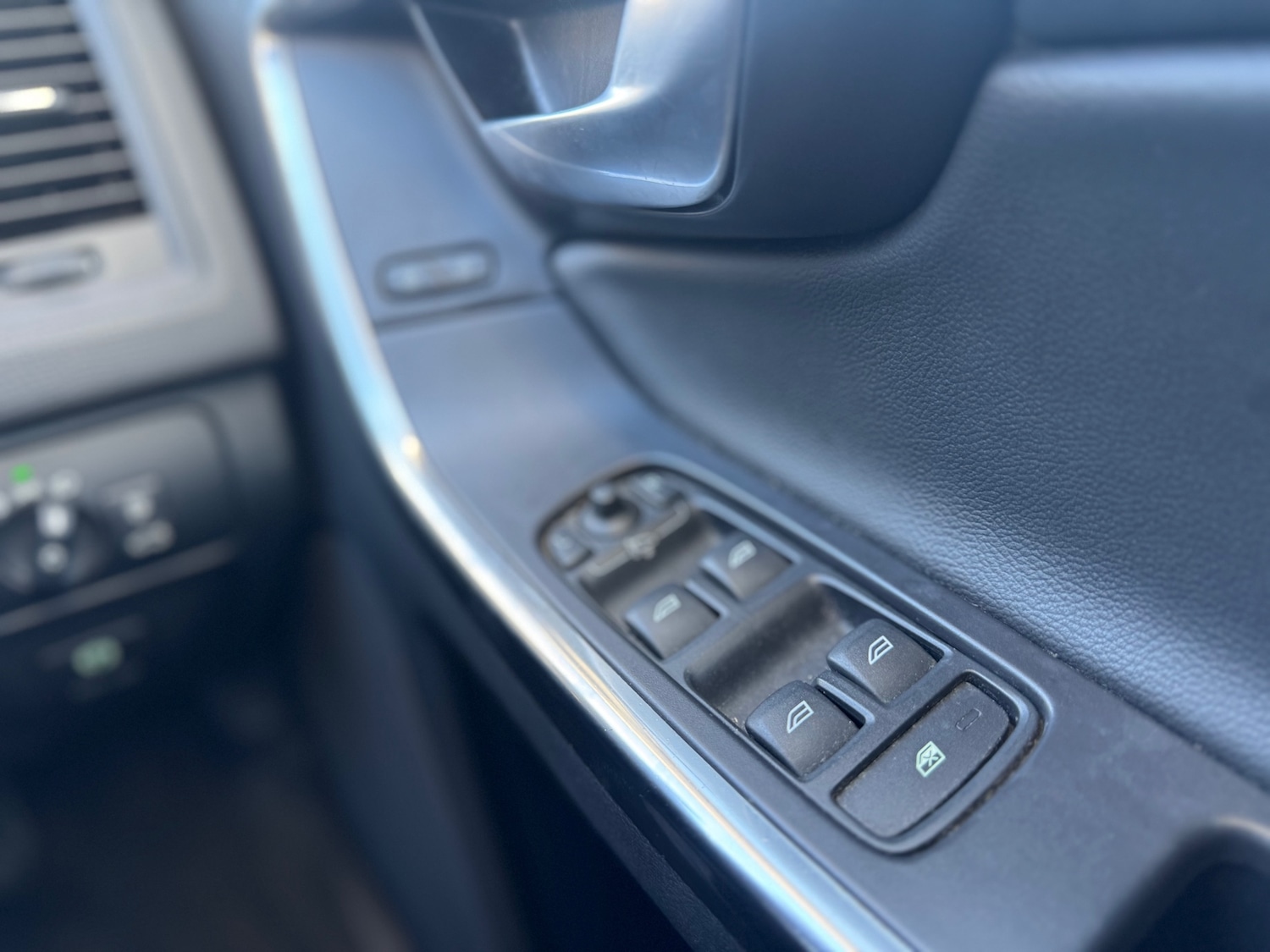 Used Volvo XC60 2013 for sale - 76649649: Photo 16