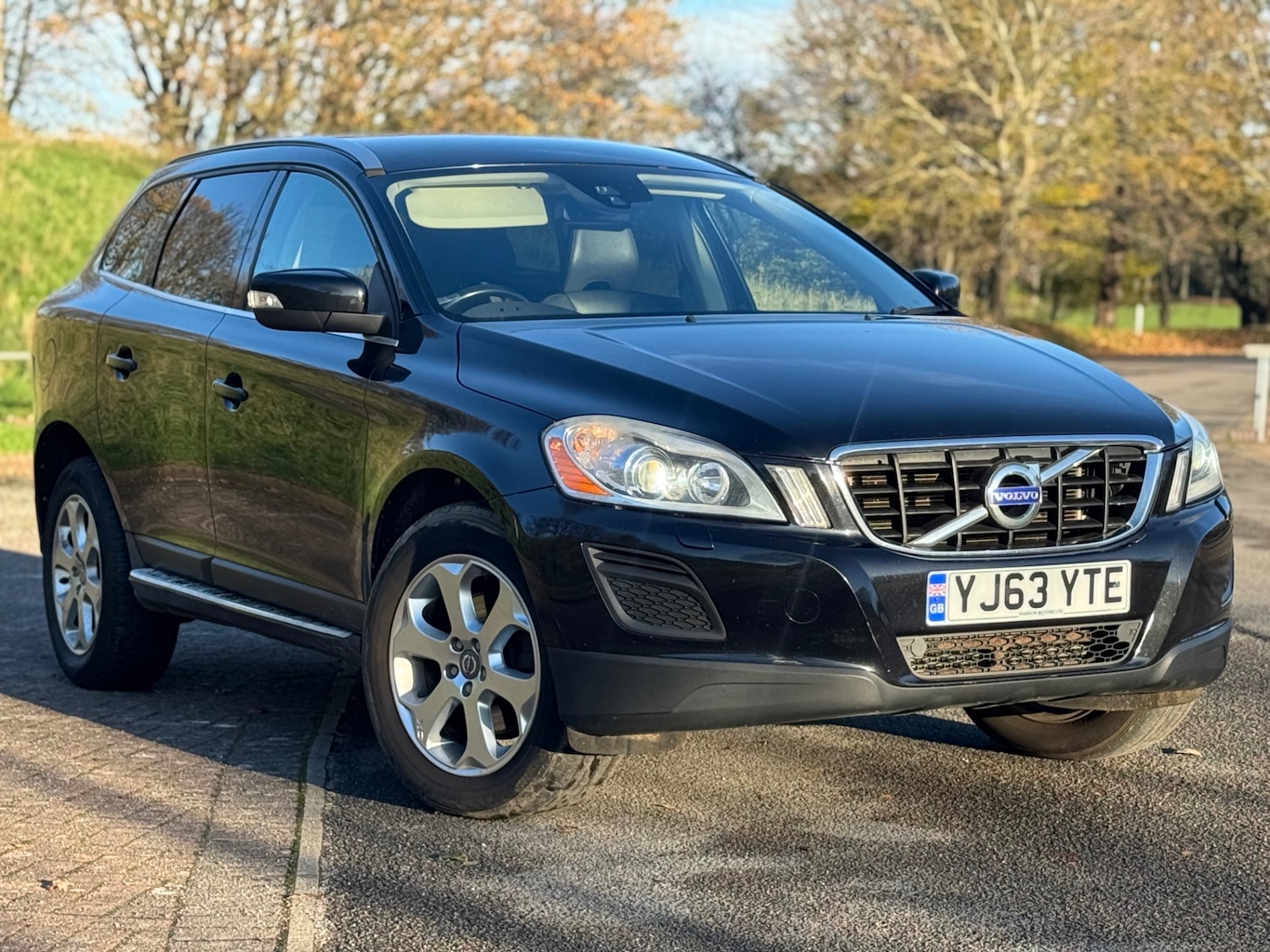 Used Volvo XC60 2013 for sale - 76649649: Photo 3