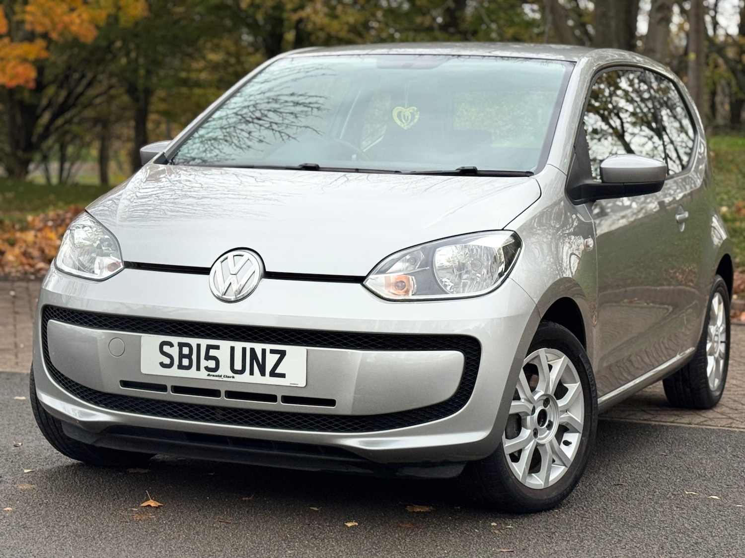 Used Volkswagen up! 2015 for sale - 76527456: Photo 1